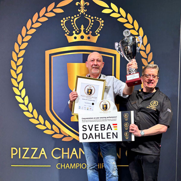 Vinnare Pizza Champion Cup Nordic Best Gourmet Pizza Wally Munteanu med Mikael Pizzamicke Lundgren Sveba Dahlen