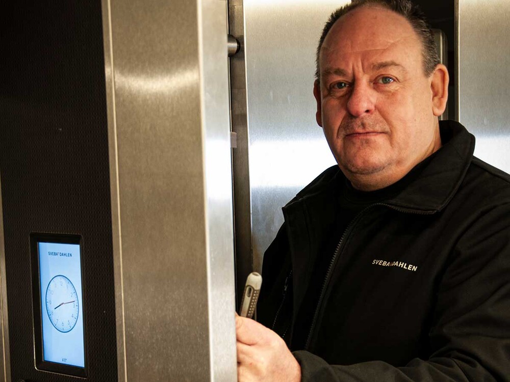 Utför service på bageriutrustning, bagerimaskiner bageriugnar, stickugnar, däckugnar pizzaugnar i tid Sveba Dahlen Service