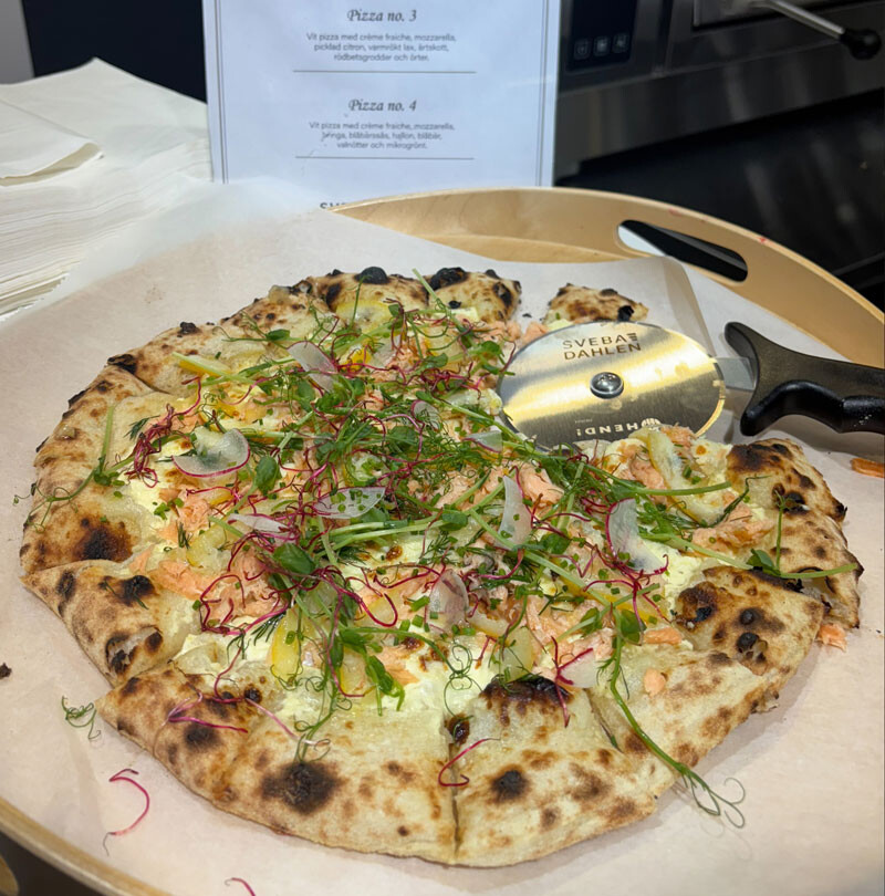 Tobias Gundahl Eriksson Fastfood Cafe 2025 Laxpizza Sveba Dahlen